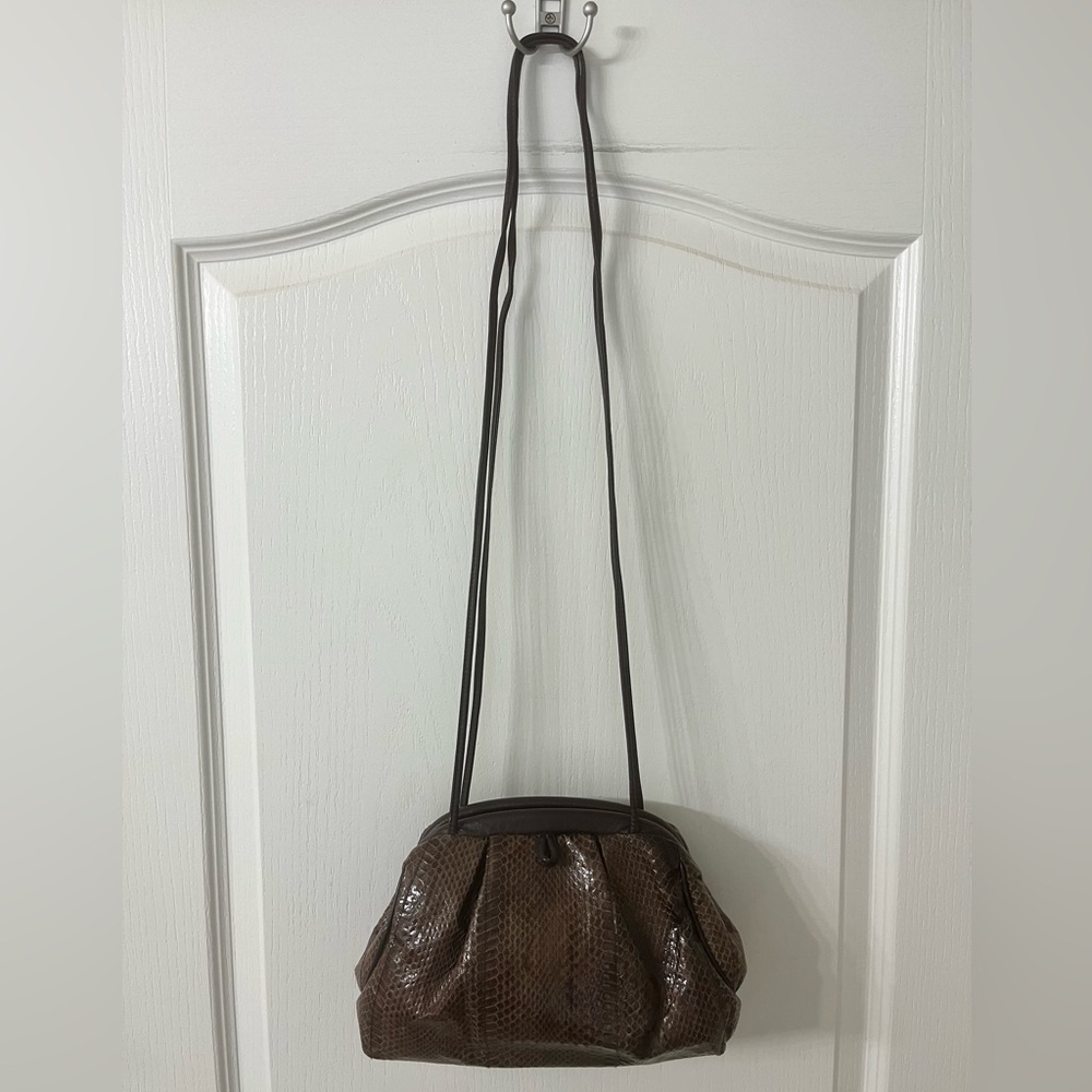 🛍️ Lyrella Adorable Brown Snakeskin Crossbody Shoulder Bag, Vintage 1980’s - Picture 3 of 14